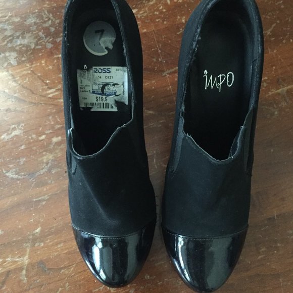 Black Heels - Picture 2 of 2